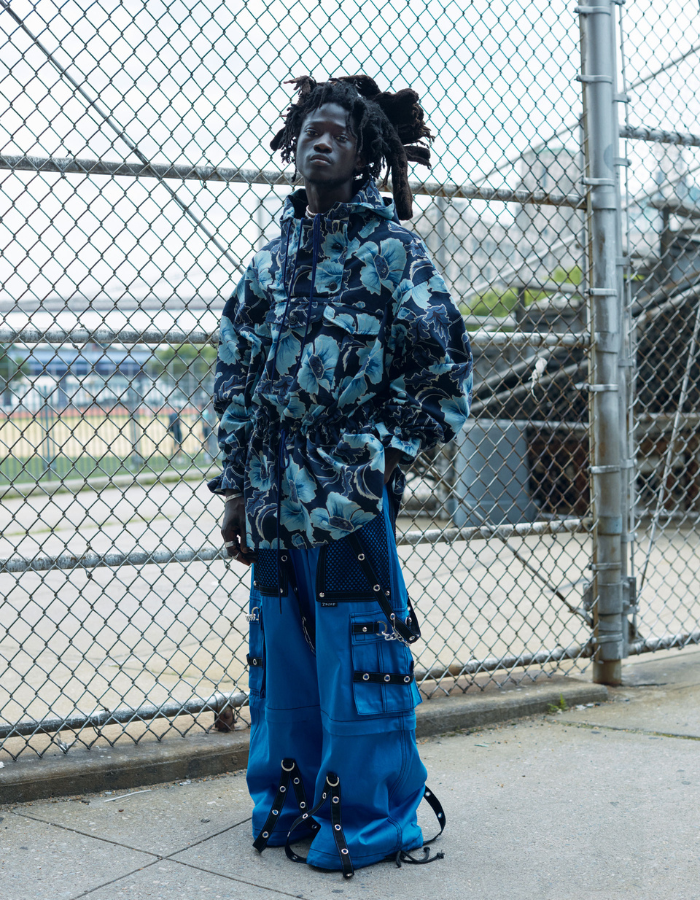 FRENCH MAGAZINE TWO BRIDGES SOCIAL CLUB — image 9