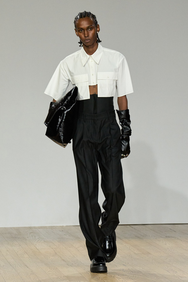 SHAO NY SS25 RUNWAY SHOW — image 8