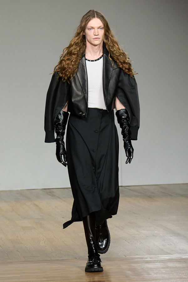 SHAO NY SS25 RUNWAY SHOW — image 13